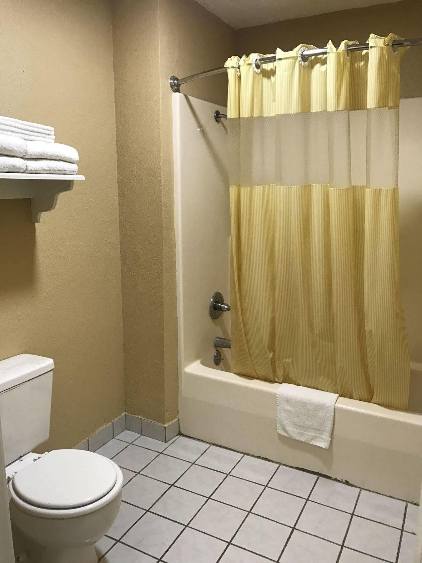 Hazlehurst Rodeway Inn מראה חיצוני תמונה