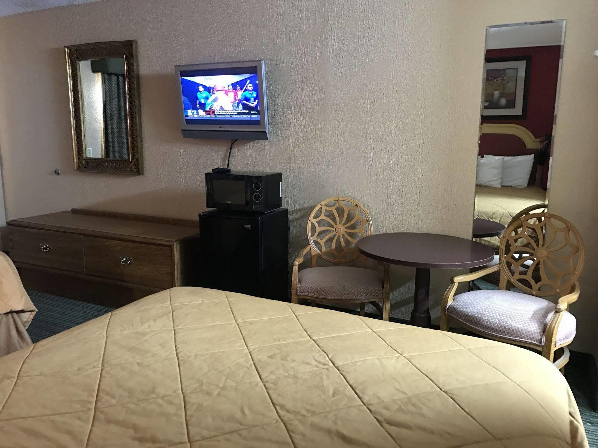 Hazlehurst Rodeway Inn מראה חיצוני תמונה
