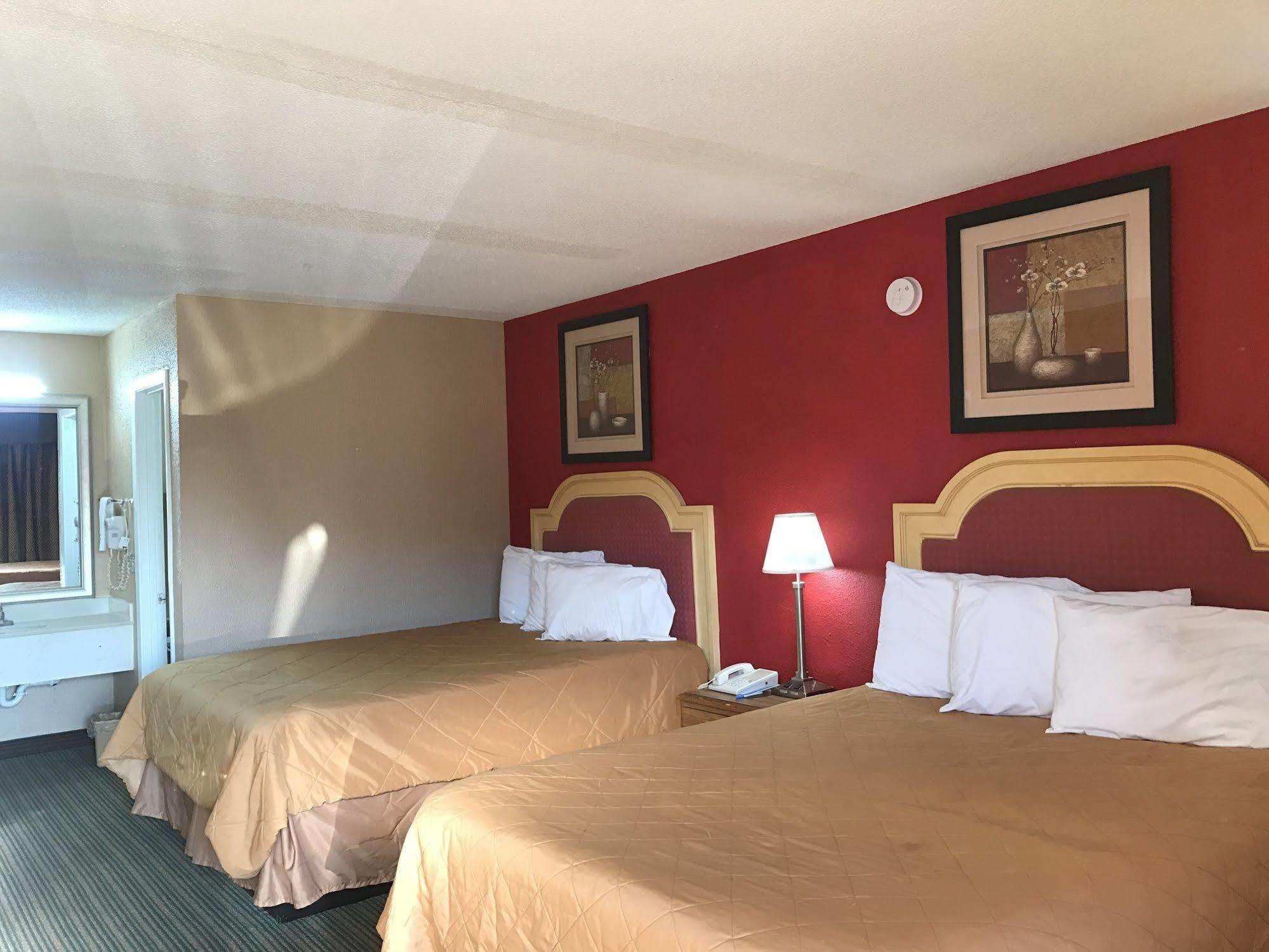 Hazlehurst Rodeway Inn מראה חיצוני תמונה